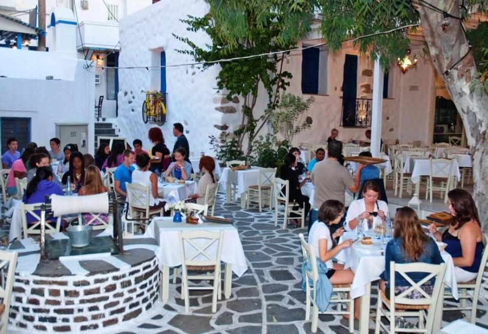 Έτσι «κούφαναν» τον εστιάτορα στην Κρήτη οι τουρίστες – Σκηνές απείρου κάλλους…
